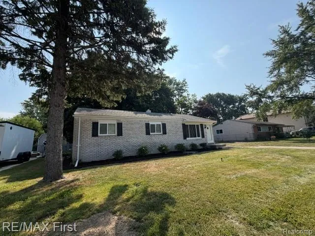 4225 Grace Avenue Wayne City, MI 48184