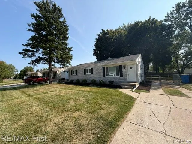 4225 Grace Avenue Wayne City, MI 48184