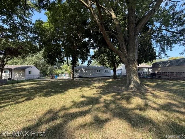 4225 Grace Avenue Wayne City, MI 48184