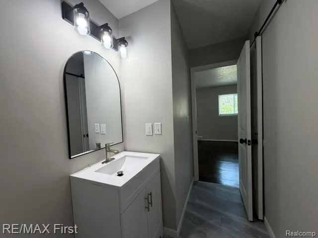 4225 Grace Avenue Wayne City, MI 48184