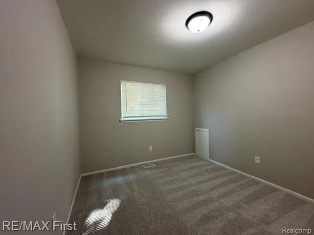 4225 Grace Avenue Wayne City, MI 48184