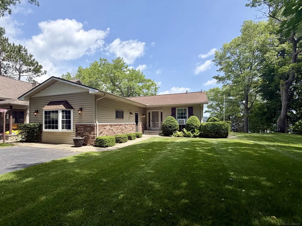 5972 Westshore Drive Oscoda Charter Township, MI 48750