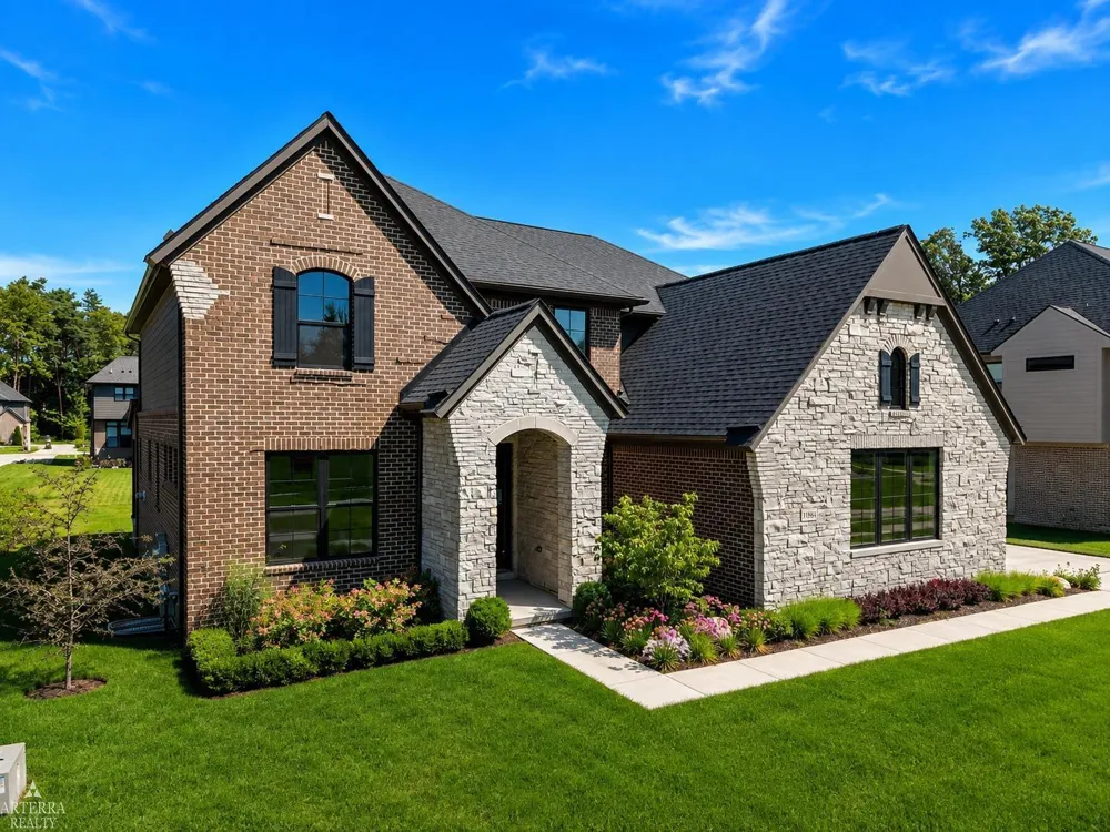 11961 Encore Court Shelby Charter Township, MI 48315
