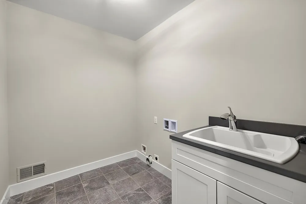 11961 Encore Court Shelby Charter Township, MI 48315