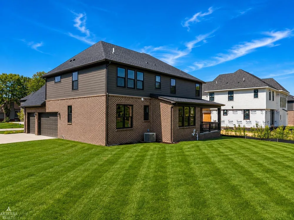 11961 Encore Court Shelby Charter Township, MI 48315