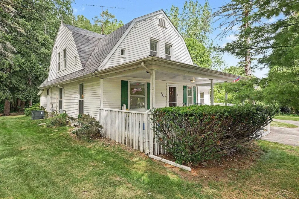 800 S Center Road Saginaw Charter Township, MI 48638