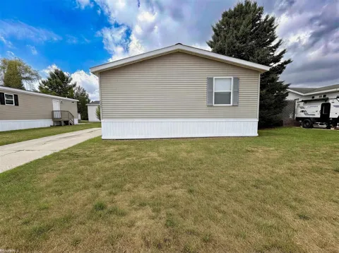 6039 Bentwood Circle