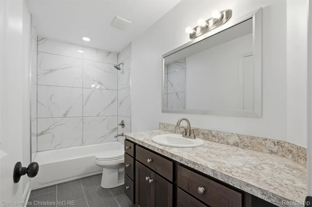 27824 Groveland Street Madison Heights City, MI 48071