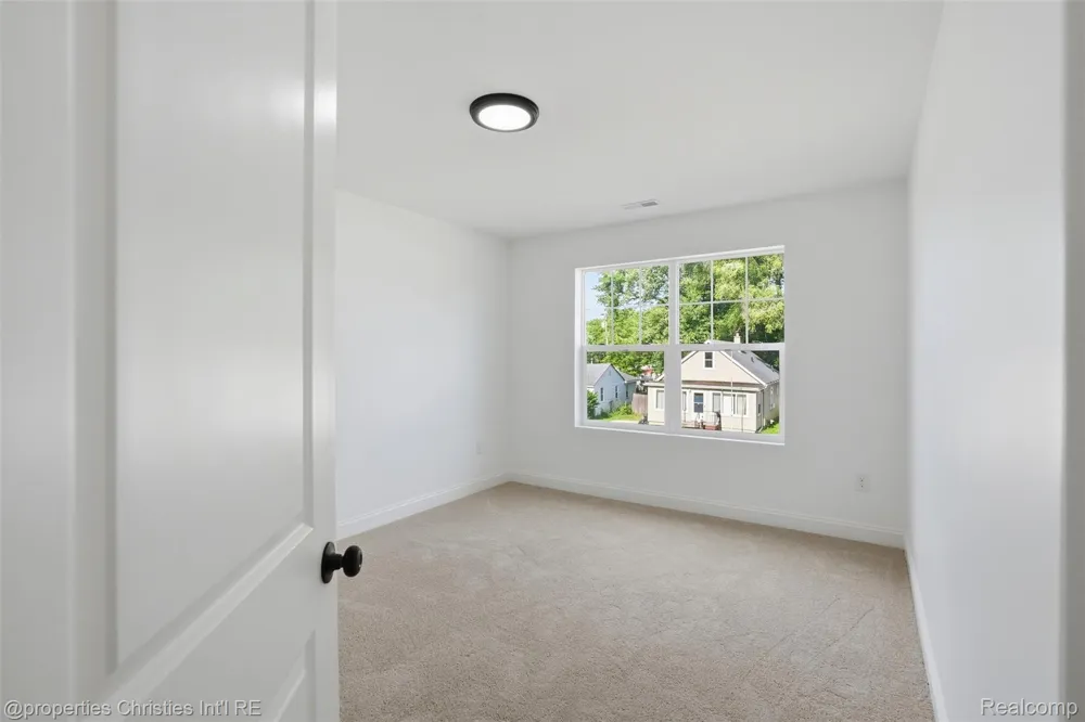 27824 Groveland Street Madison Heights City, MI 48071