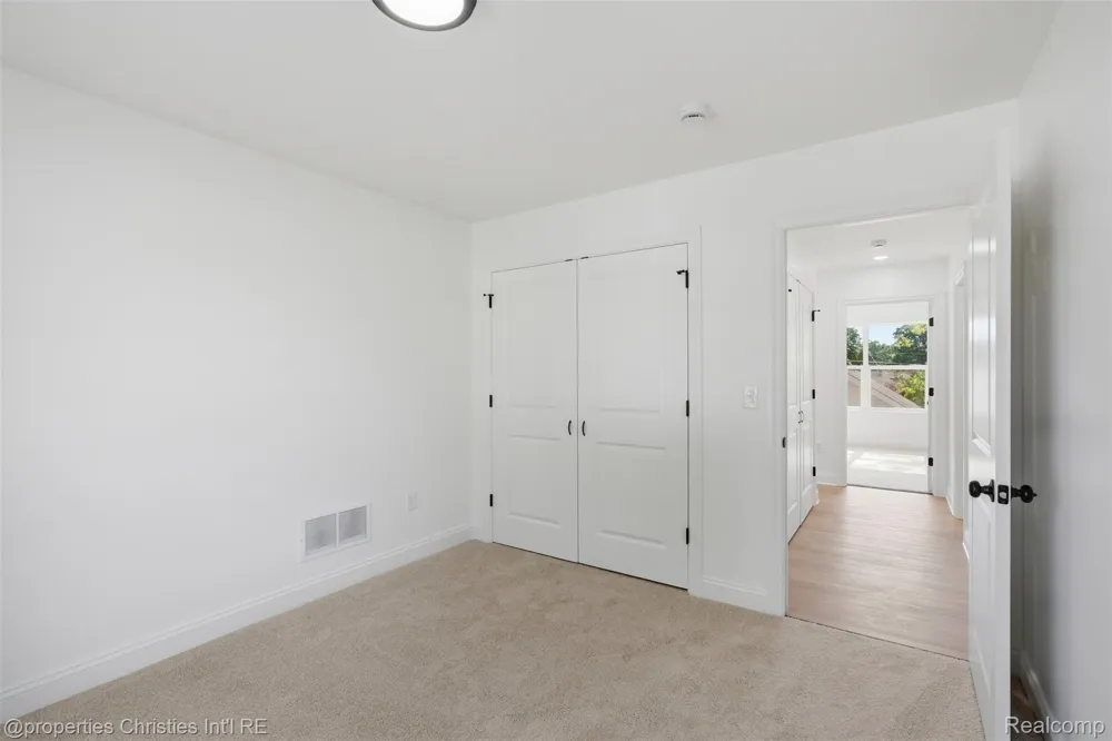 27824 Groveland Street Madison Heights City, MI 48071