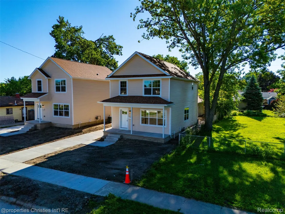27824 Groveland Street Madison Heights City, MI 48071