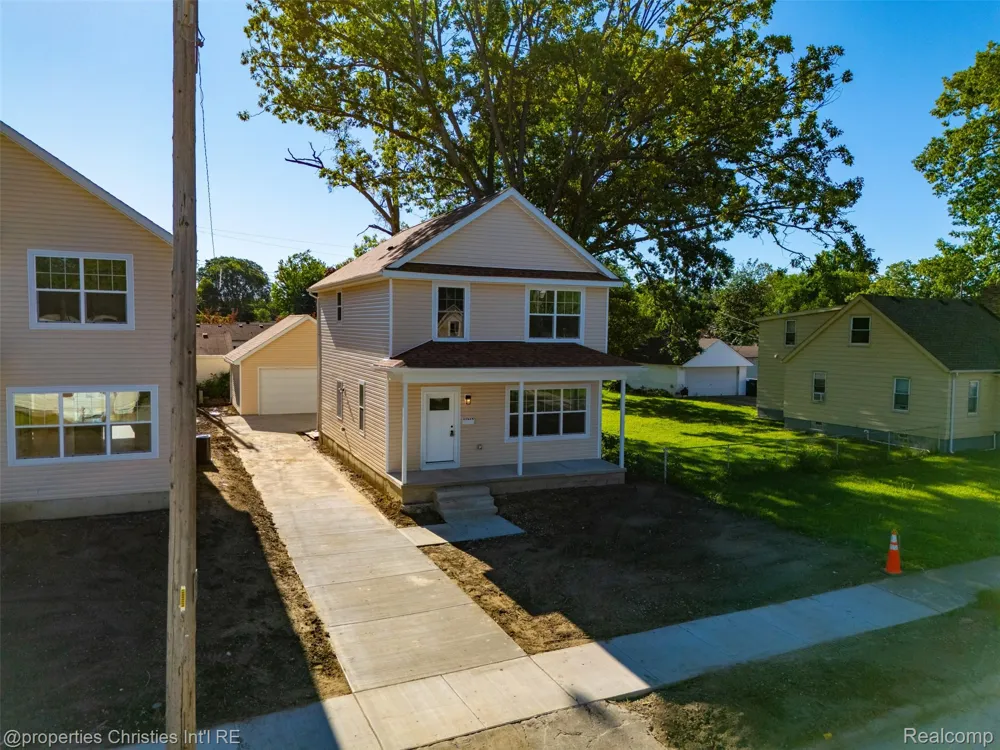 27824 Groveland Street Madison Heights City, MI 48071