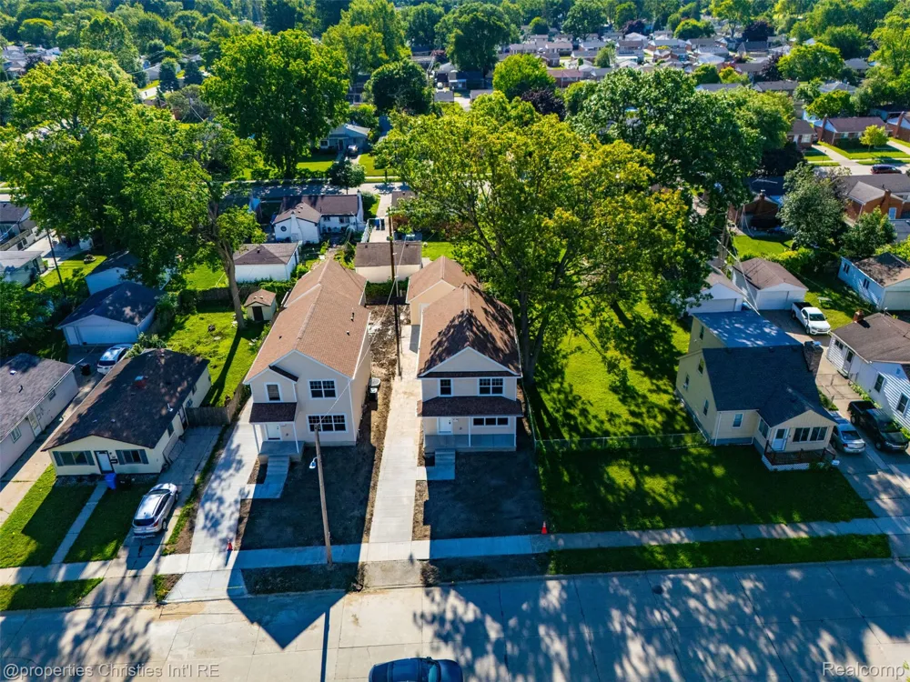 27824 Groveland Street Madison Heights City, MI 48071