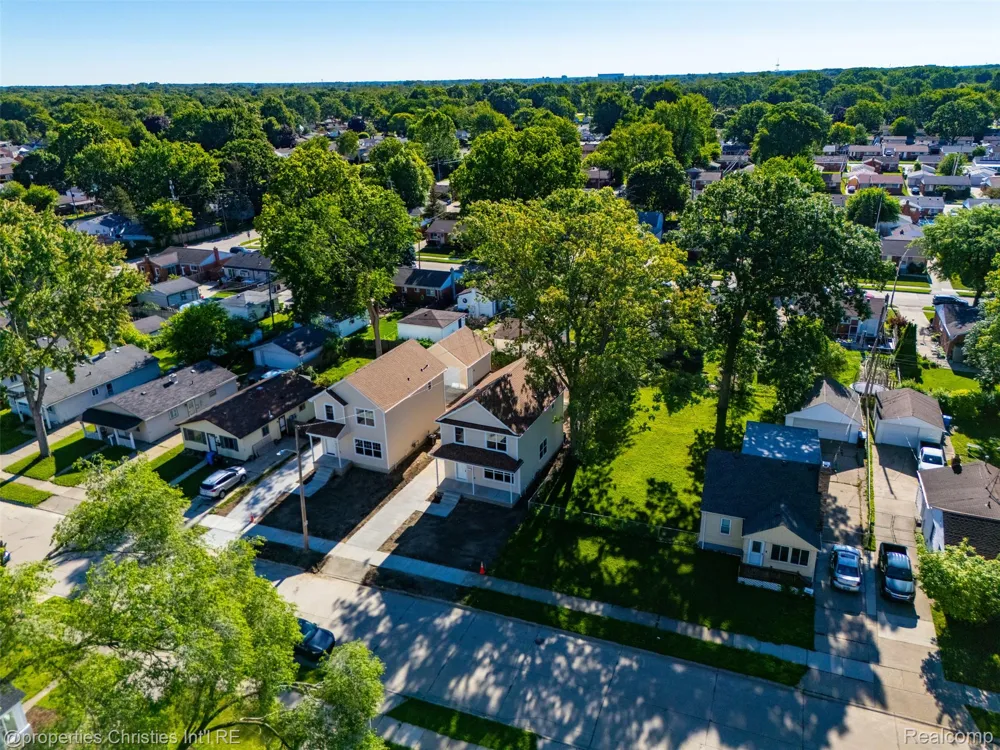 27824 Groveland Street Madison Heights City, MI 48071