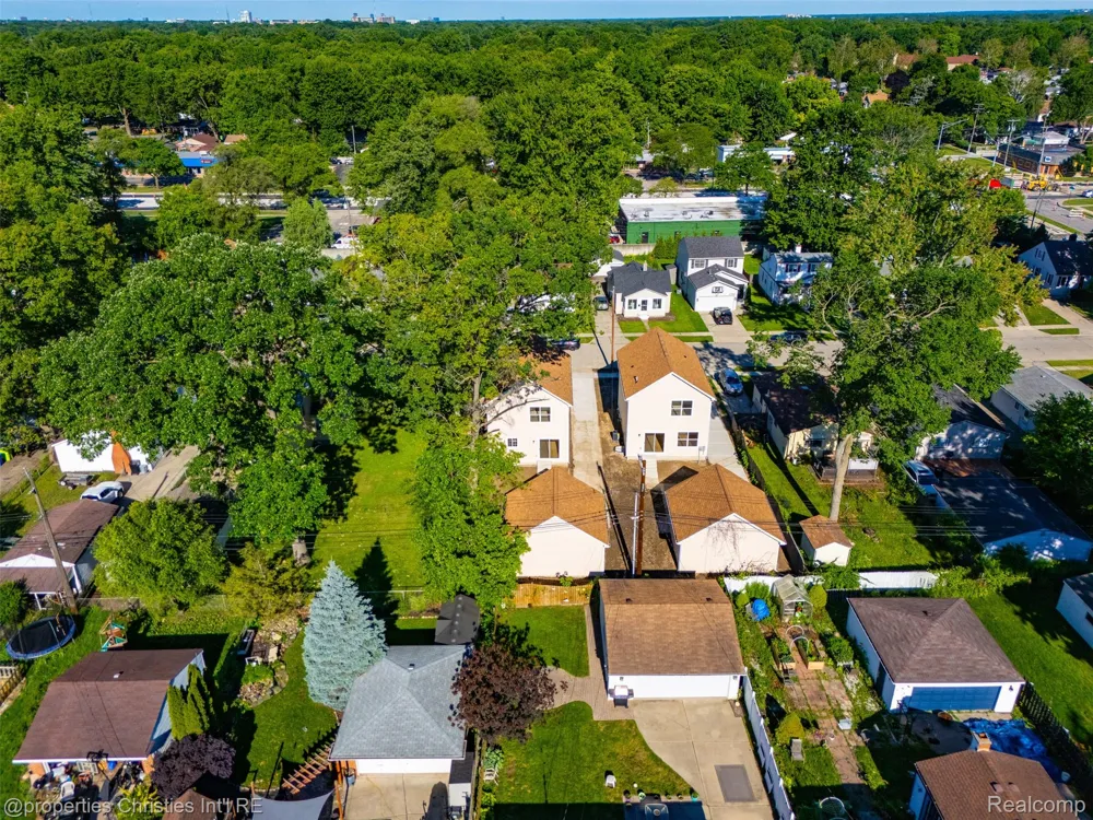 27824 Groveland Street Madison Heights City, MI 48071