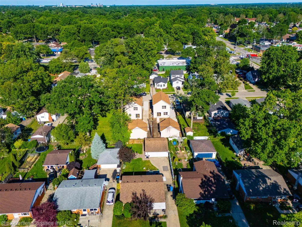 27824 Groveland Street Madison Heights City, MI 48071