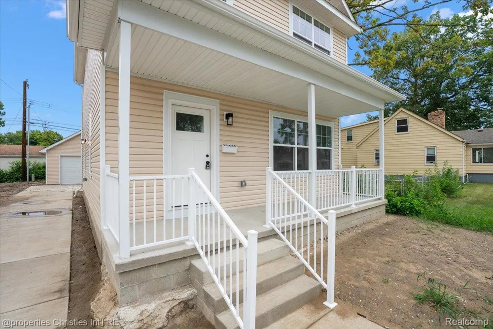 27824 Groveland Street Madison Heights City, MI 48071