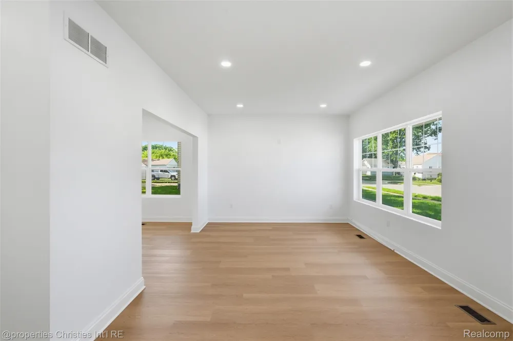 27824 Groveland Street Madison Heights City, MI 48071