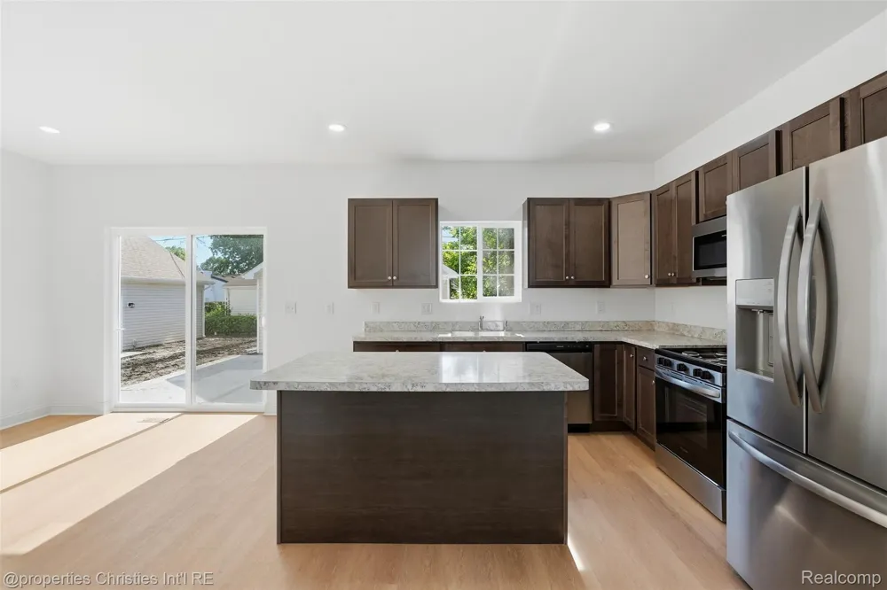 27824 Groveland Street Madison Heights City, MI 48071