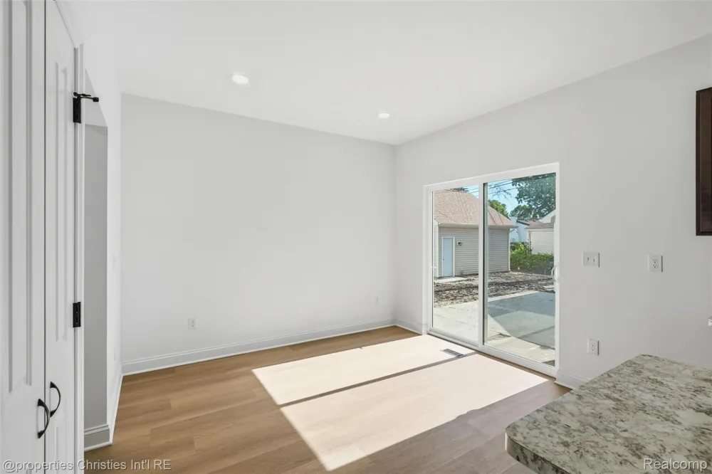 27824 Groveland Street Madison Heights City, MI 48071