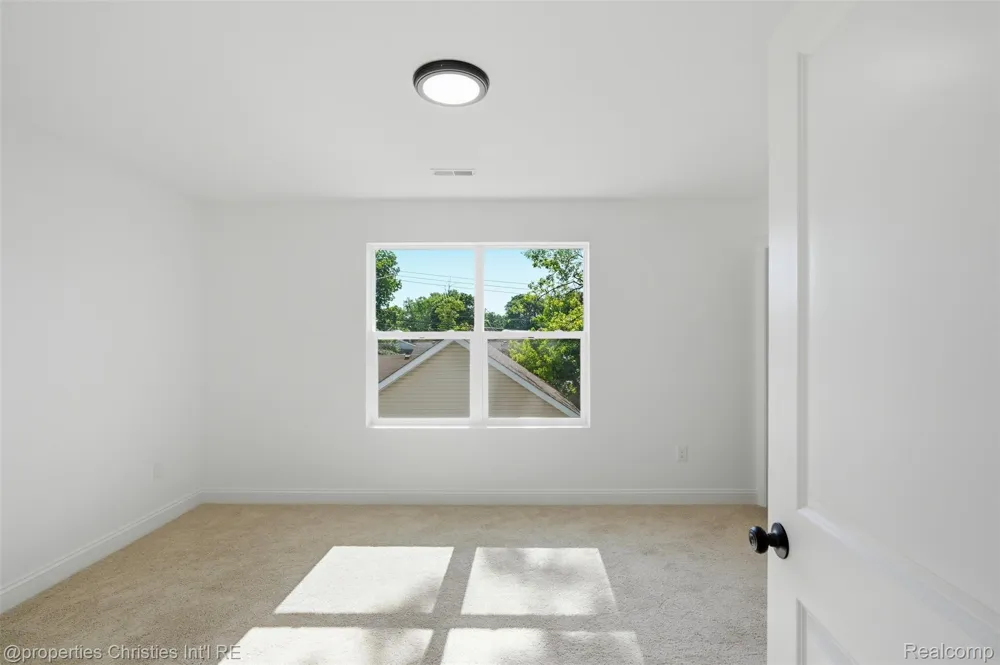 27824 Groveland Street Madison Heights City, MI 48071