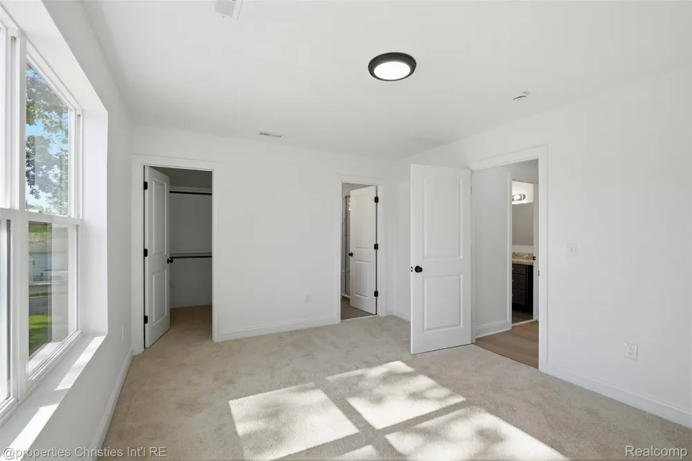 27824 Groveland Street Madison Heights City, MI 48071