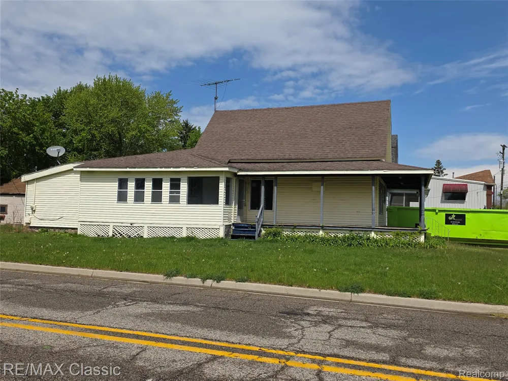 21 Broadway Street Oxford Village, MI 48371