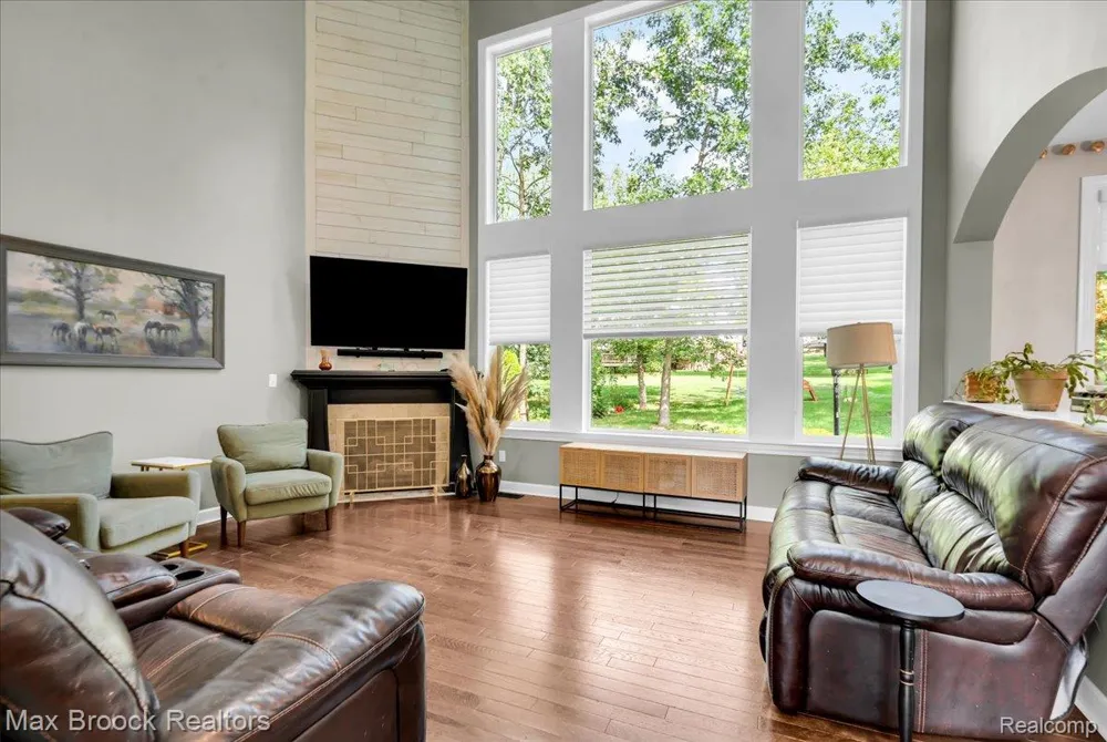 417 Napa Valley Drive Milford Charter Township, MI 48381