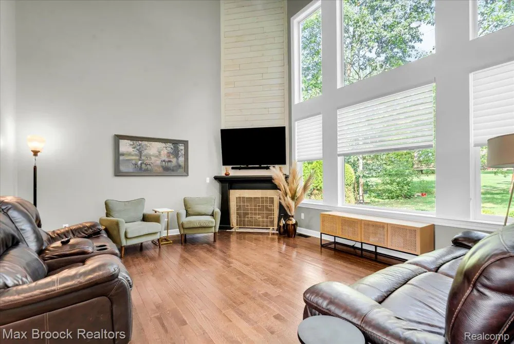 417 Napa Valley Drive Milford Charter Township, MI 48381