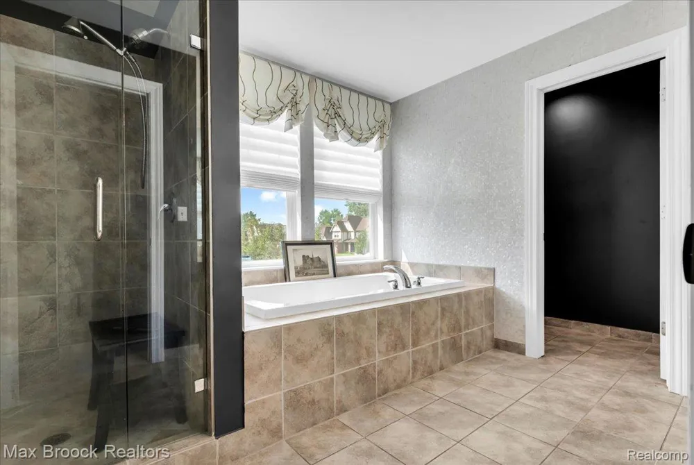 417 Napa Valley Drive Milford Charter Township, MI 48381