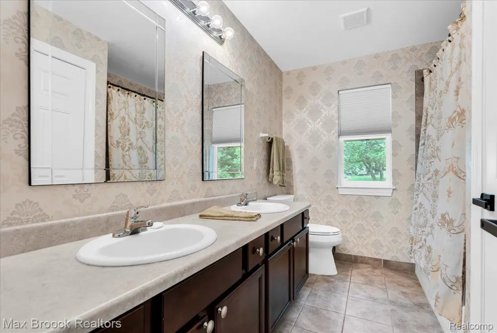 417 Napa Valley Drive Milford Charter Township, MI 48381