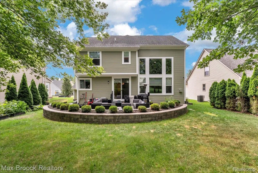 417 Napa Valley Drive Milford Charter Township, MI 48381