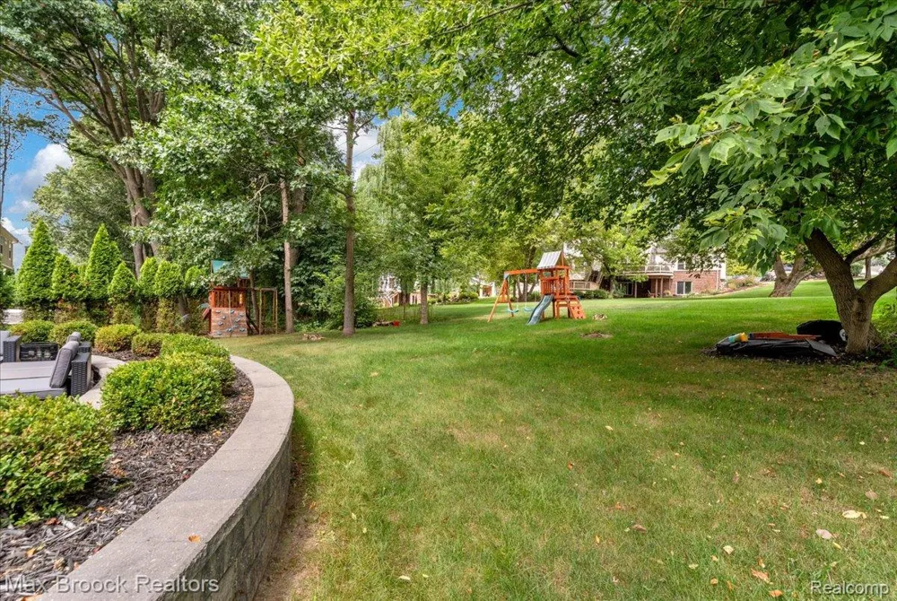 417 Napa Valley Drive Milford Charter Township, MI 48381