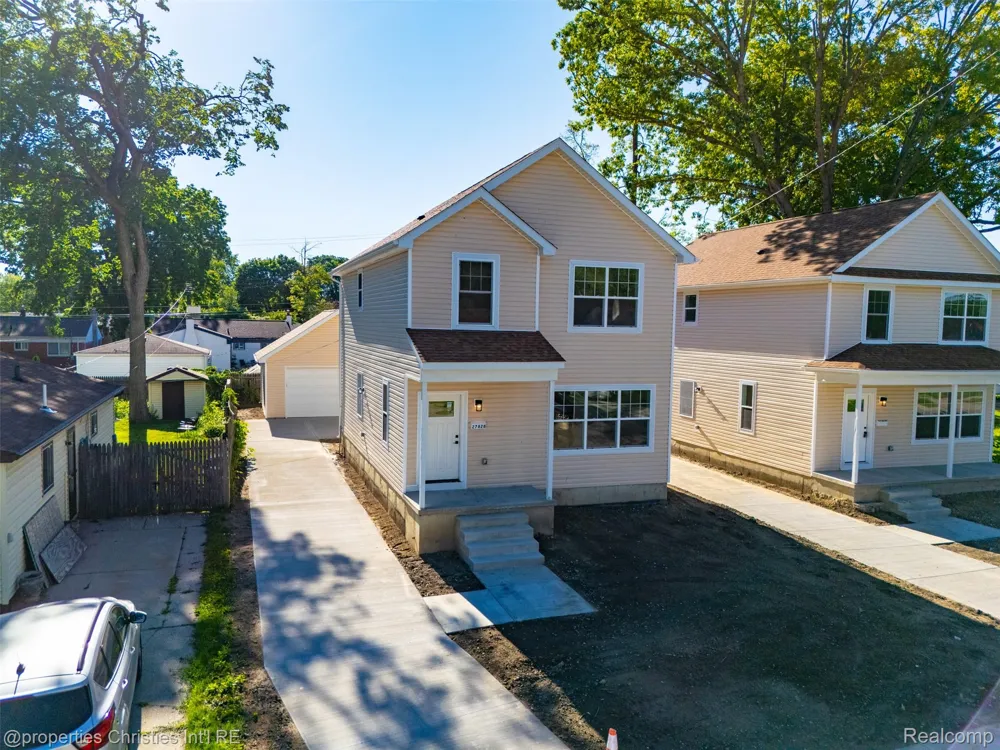 27828 Groveland Street Madison Heights City, MI 48071