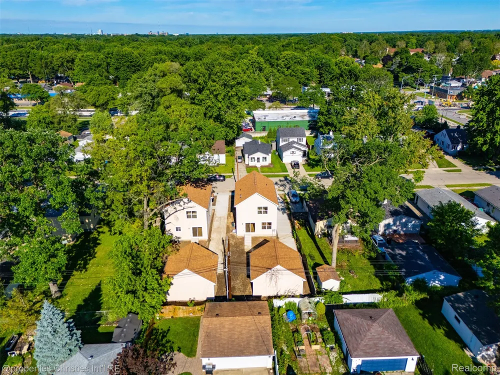27828 Groveland Street Madison Heights City, MI 48071
