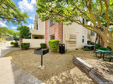 11610 Vance Jackson rd #867