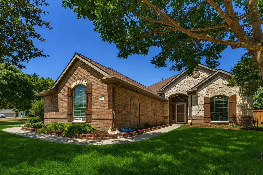 101 Indian Paint Drive Justin, TX 76247