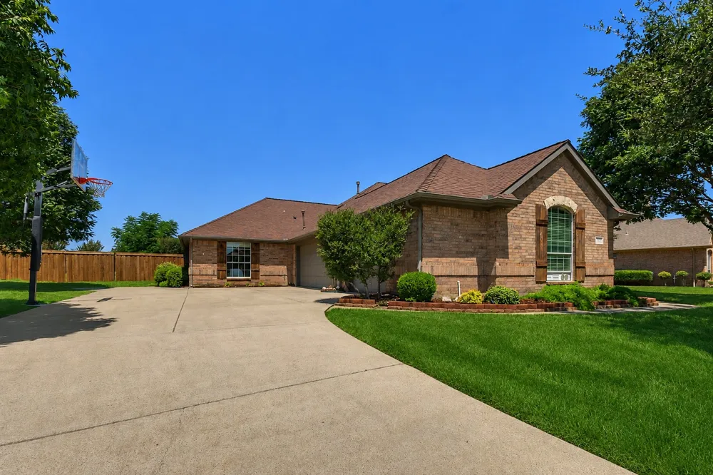 101 Indian Paint Drive Justin, TX 76247