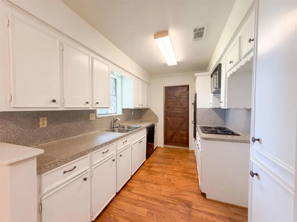 3506 Oxford Road Alvin, TX 77511