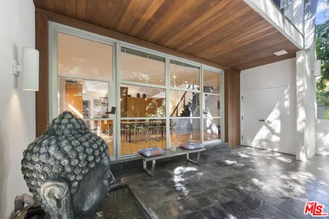 9976 Westwanda Drive