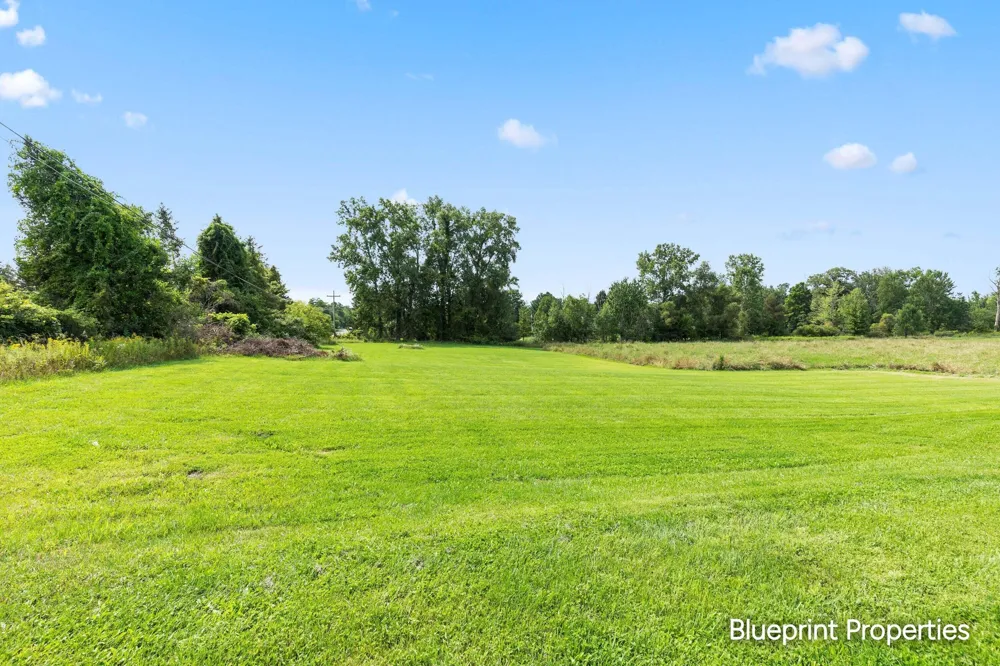 6755 Alto Farm Lane Alto, MI 49302