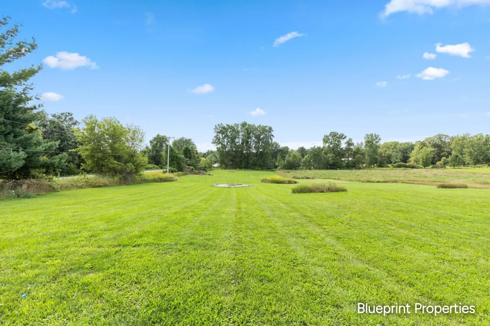 6755 Alto Farm Lane Alto, MI 49302