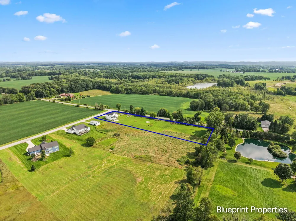 6755 Alto Farm Lane Alto, MI 49302