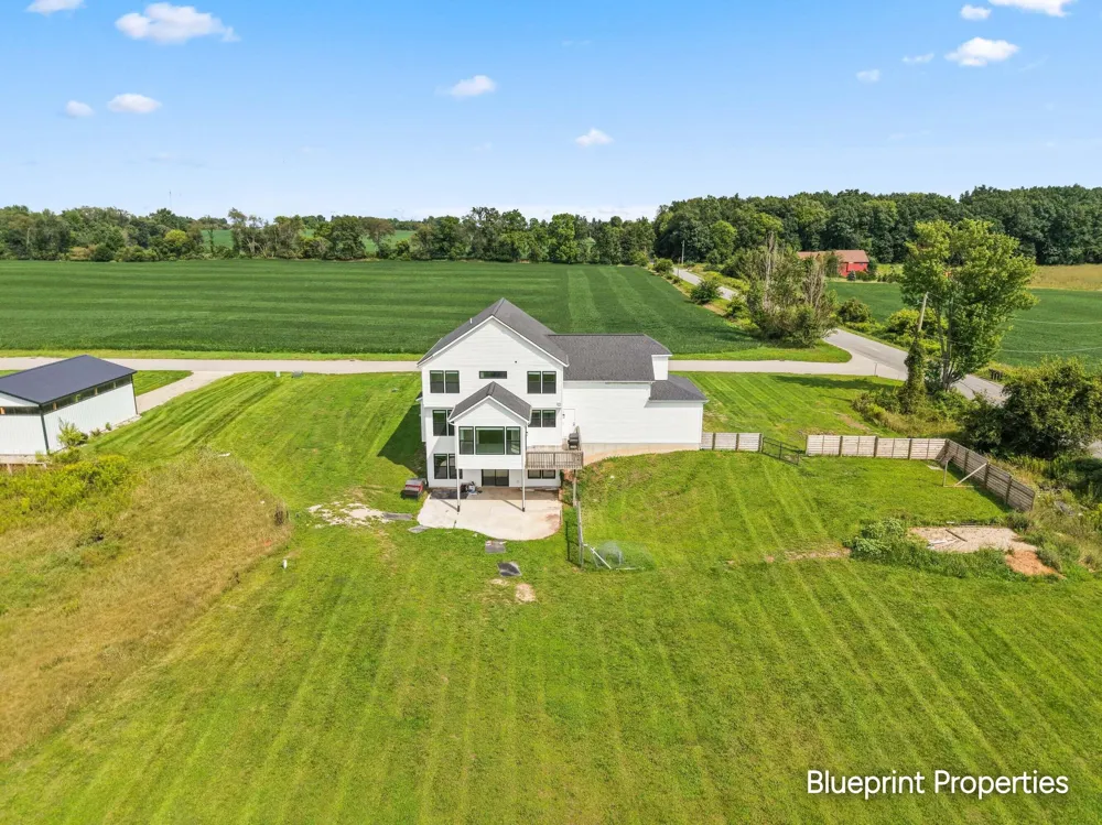 6755 Alto Farm Lane Alto, MI 49302