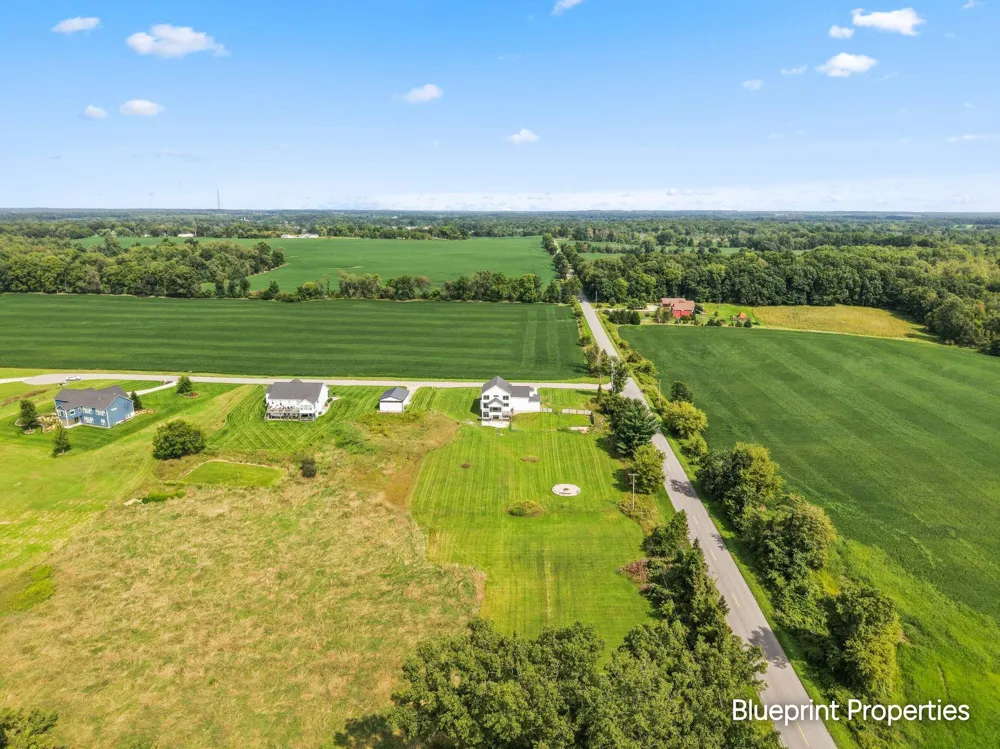 6755 Alto Farm Lane Alto, MI 49302