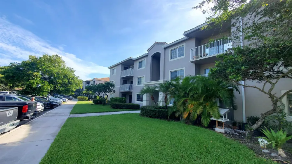 5011 WILES ROAD #104 Coconut Creek, FL 33073