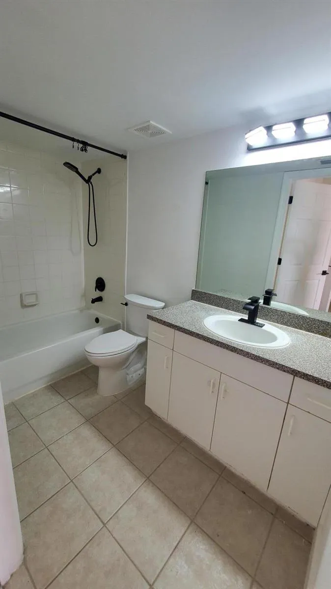 5011 WILES ROAD #104 Coconut Creek, FL 33073