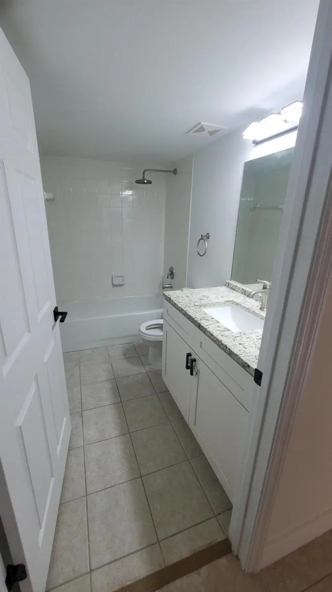 5011 WILES ROAD #104 Coconut Creek, FL 33073