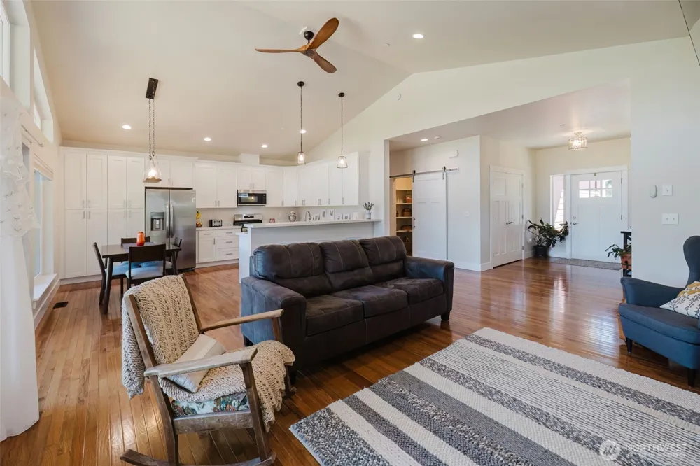 1726 Lilypad Place E Port Orchard, WA 98366