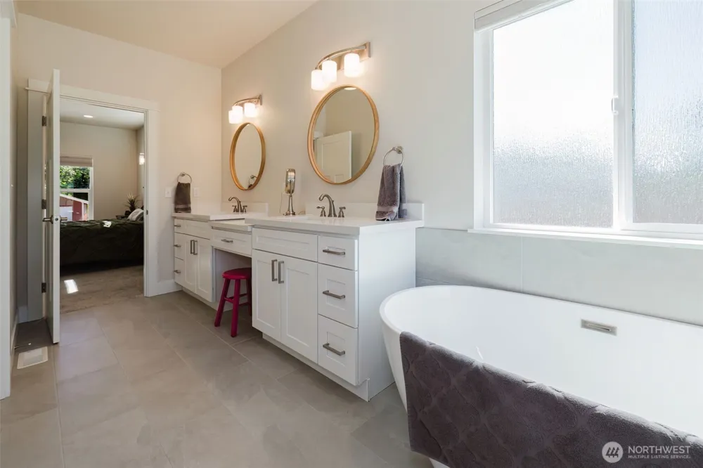 1726 Lilypad Place E Port Orchard, WA 98366